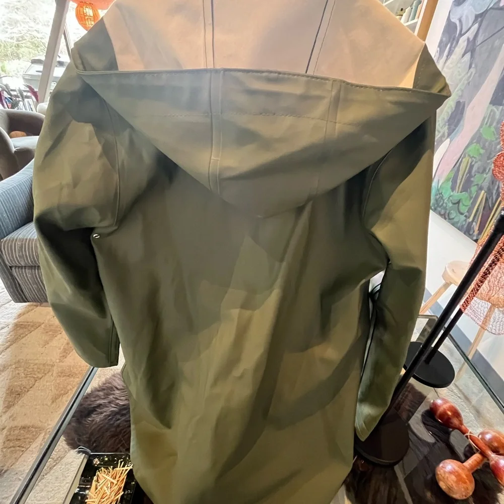 Stutterheim Mosebacke Hooded Long Sleeve Raincoat - olive green- size L - Picture 4 of 7